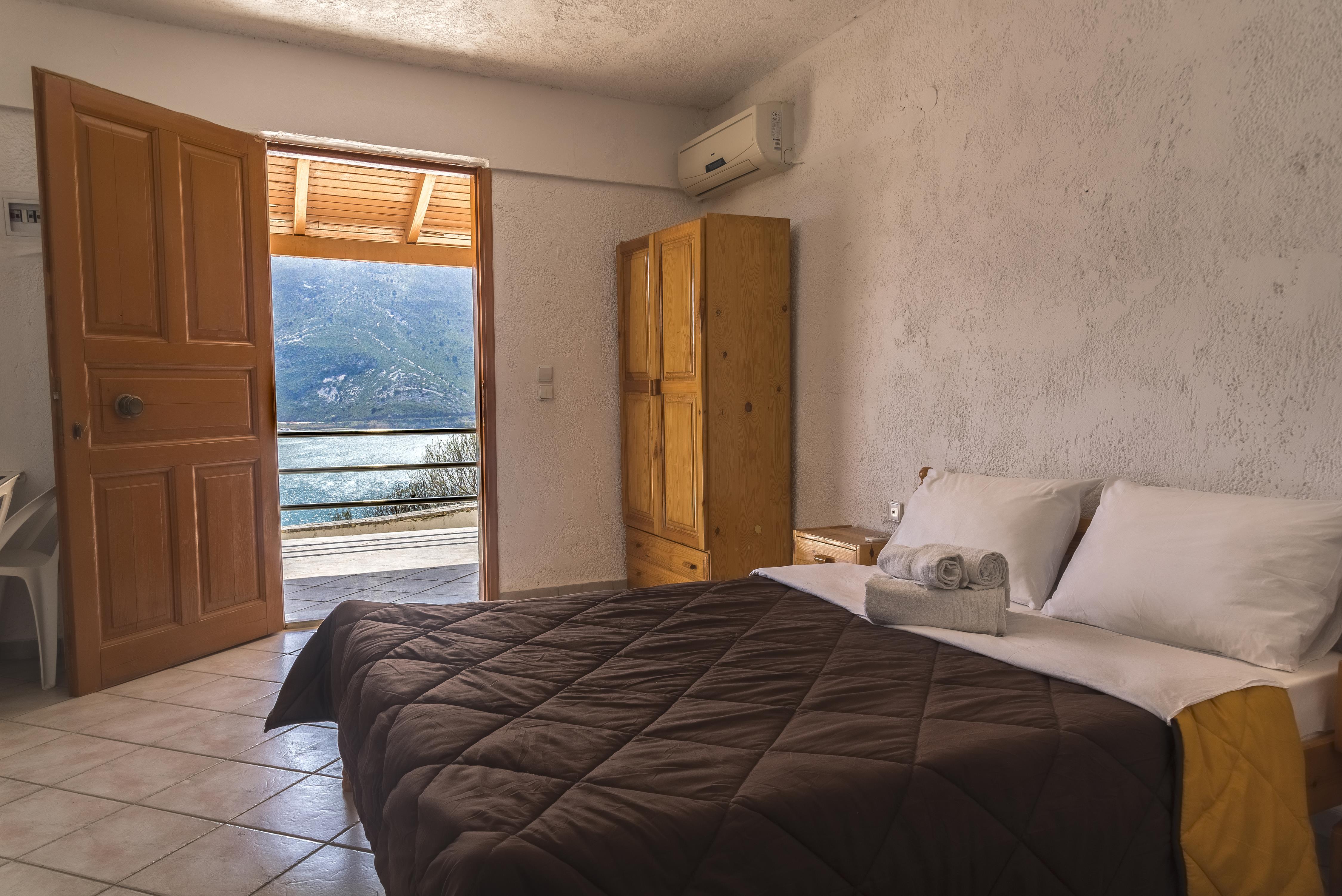 Amazing sea view apartment in Plataria